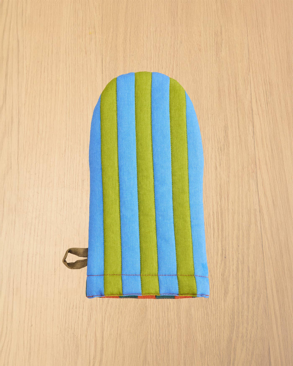 Grasshopper Quilted Oven Mitt