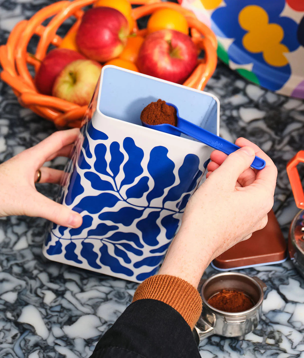Leaves Coffee Tin
