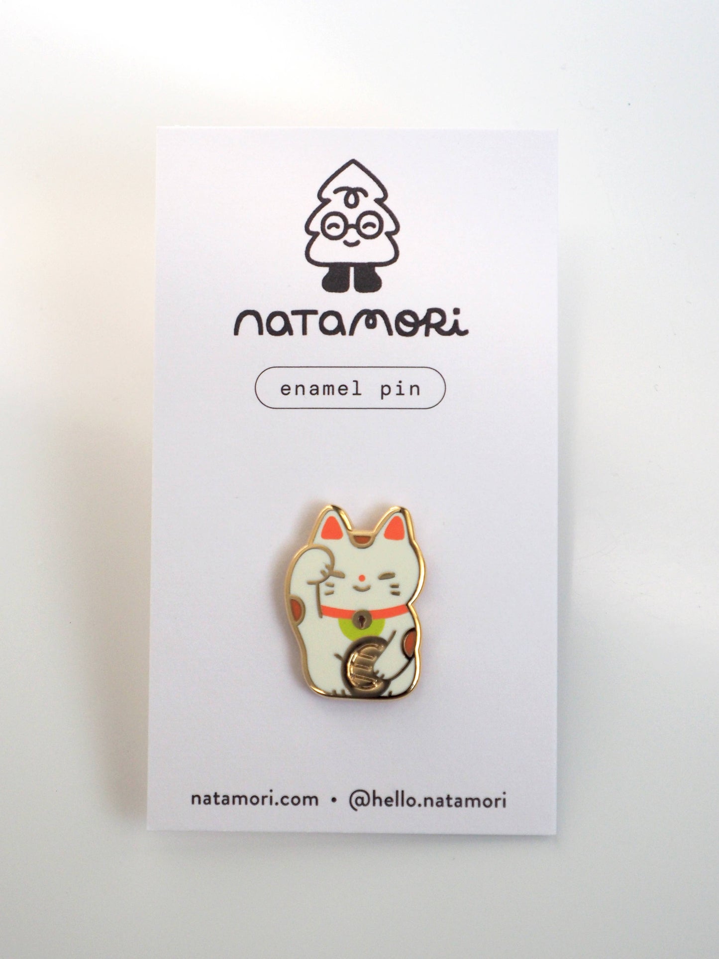 Lucky cat • enamel pin