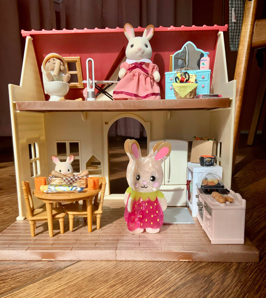 Strawbunny Hair Claw