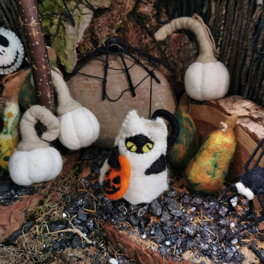 Boo! Cat Felt Decoration