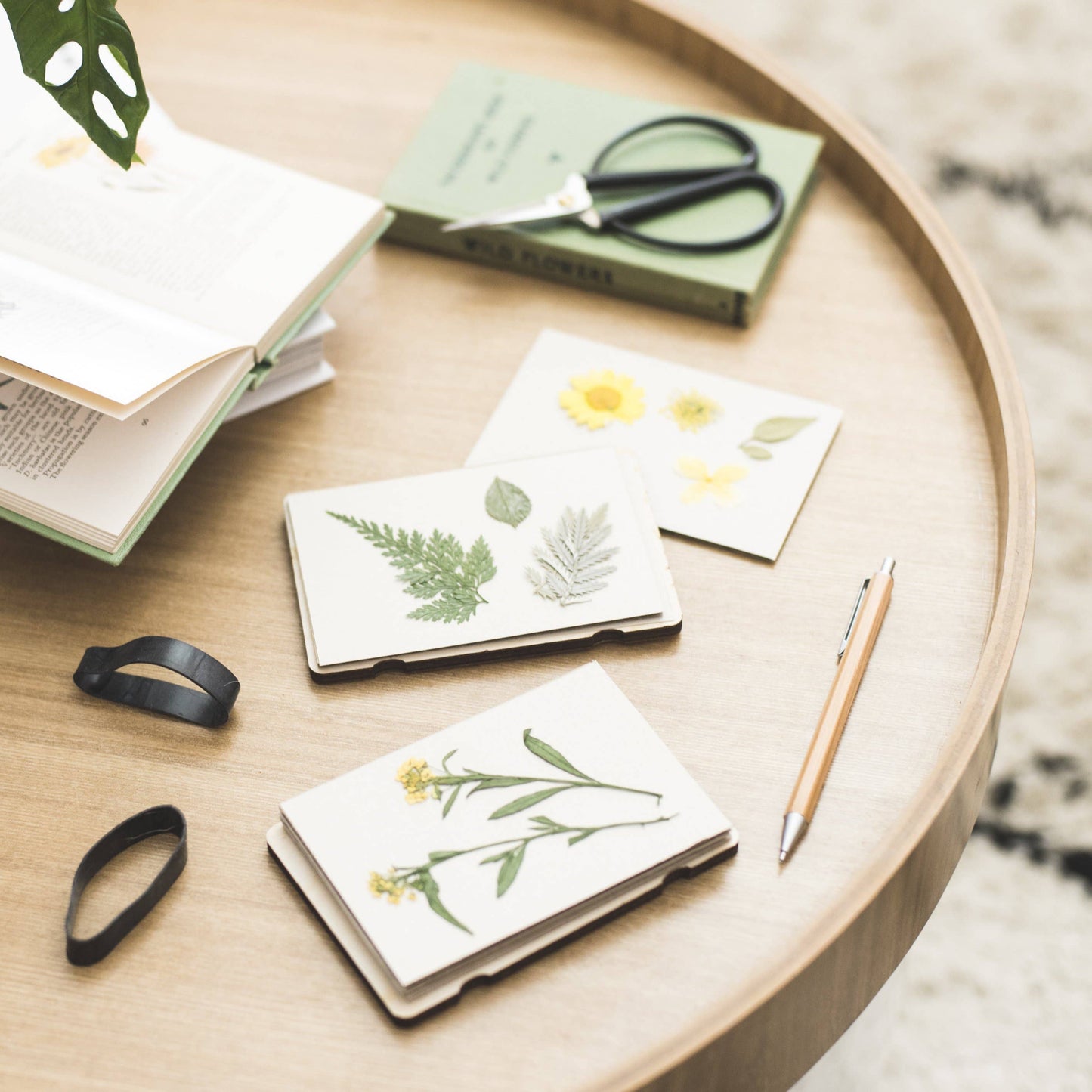 Pocket Flower Press / Sillohette