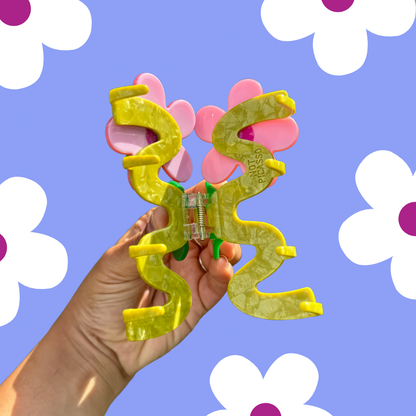 Wavy Daisy Hair Claw