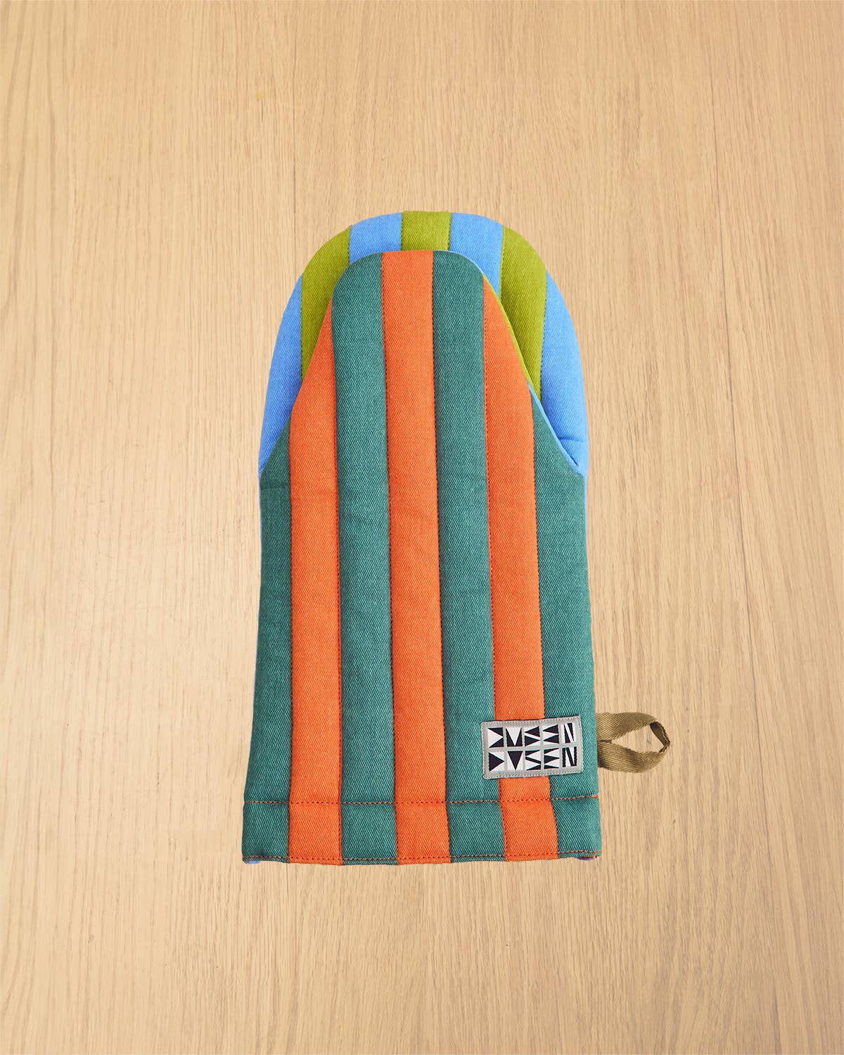Grasshopper Quilted Oven Mitt